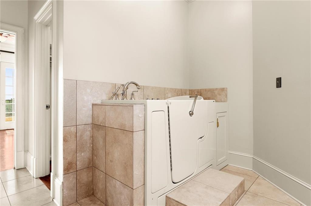 3657 Peachtree Road Northeast, Unit 8A Atlanta, GA 30319 - Photo 26 of 55