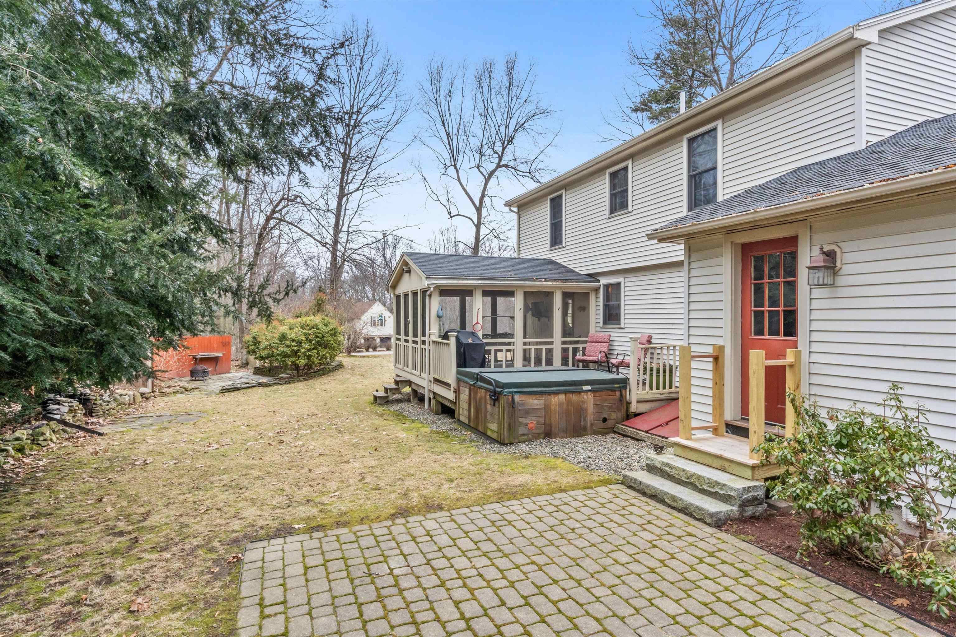 6 Raelynn Drive Derry, NH 03038 - Photo 30 of 40