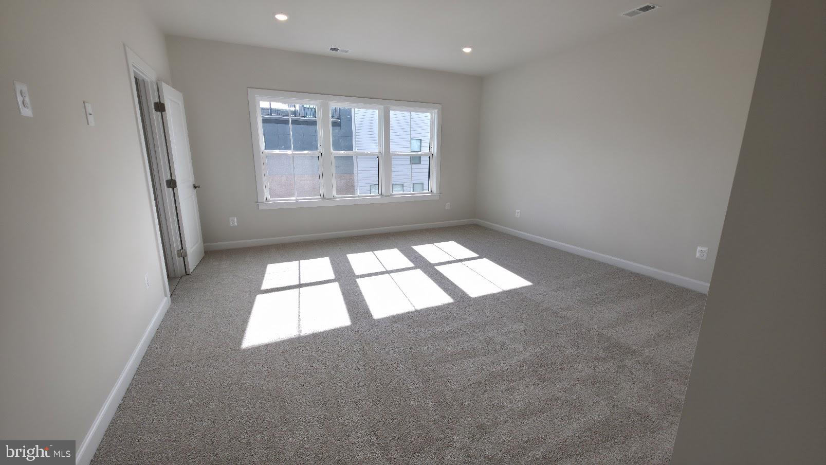 21829 Express Terrace Ashburn, VA 20147 - Photo 24 of 32