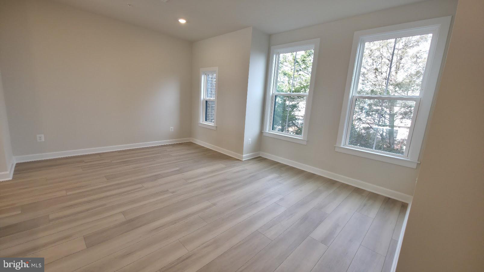 21829 Express Terrace Ashburn, VA 20147 - Photo 5 of 32