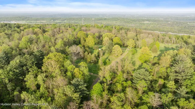 $350,000 | 2 High Rock Road, New Baltimore, NY 12192