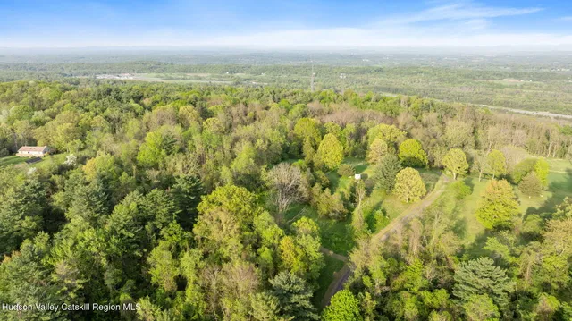 $350,000 | 2 High Rock Road, New Baltimore, NY 12192