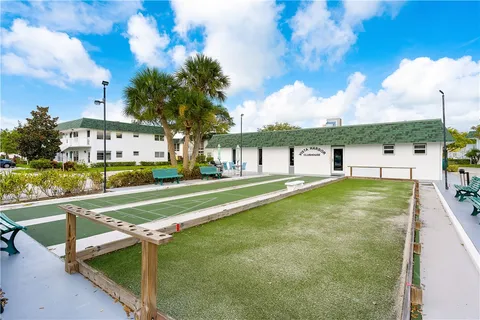 $169,700 | 2800 Indian River Boulevard, Unit 9D, Vero Beach, FL 32960