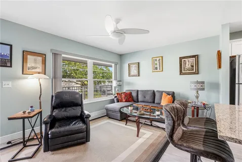 $169,700 | 2800 Indian River Boulevard, Unit 9D, Vero Beach, FL 32960