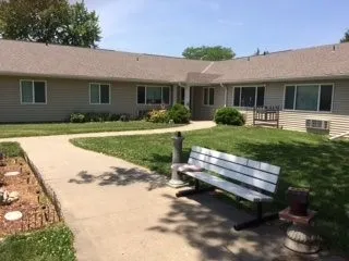 $827 | 2001 I Street, Fairbury, NE 68352