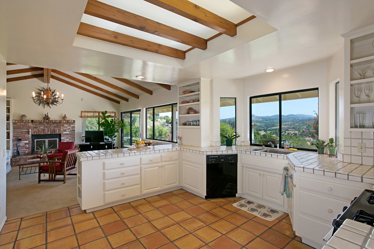 2376 Winter Haven Road Fallbrook, CA 92028 - Photo 14 of 25 Gallery Image 14