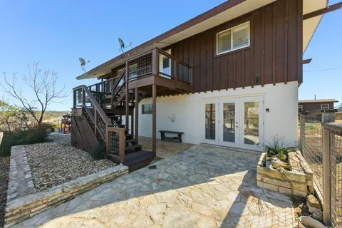 $695,000 | 729 Nomad Drive, Spicewood, TX 78669