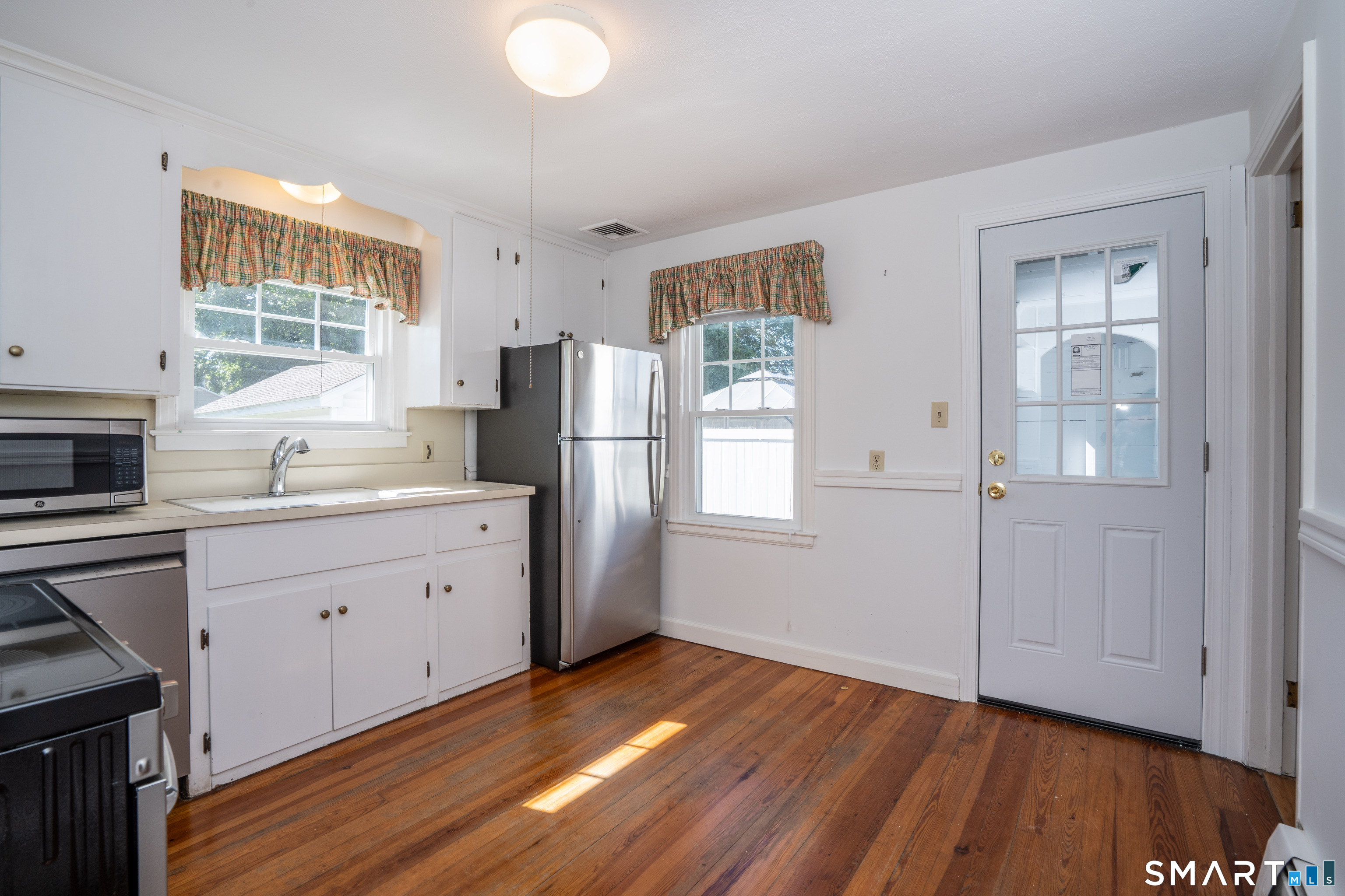 28 Byrd Road Wethersfield, CT 06109 - Photo 13 of 34 Gallery Image 13