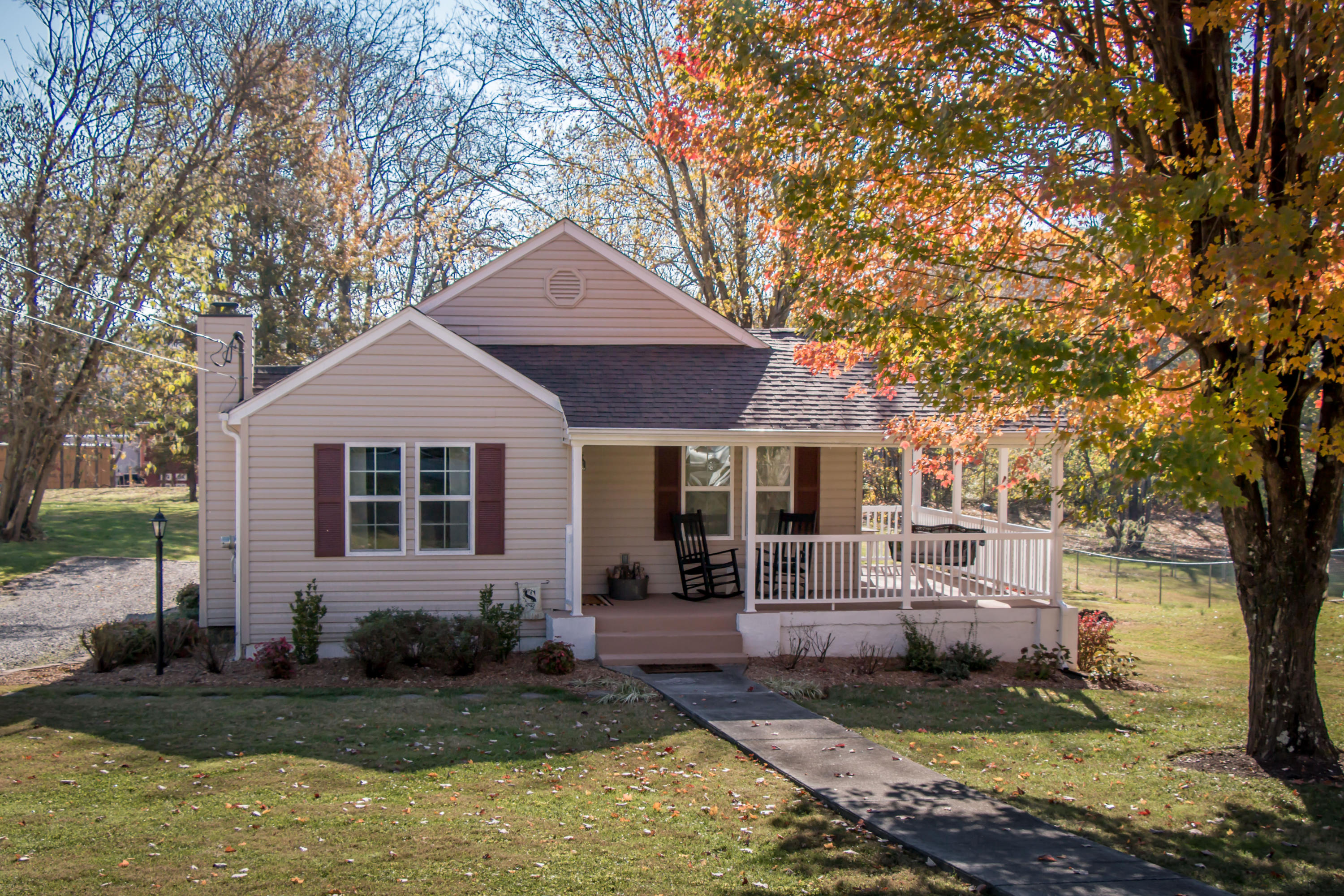 117 Crossway Road Bristol, VA 24201 - Photo 1 of 36 Crossway-2
