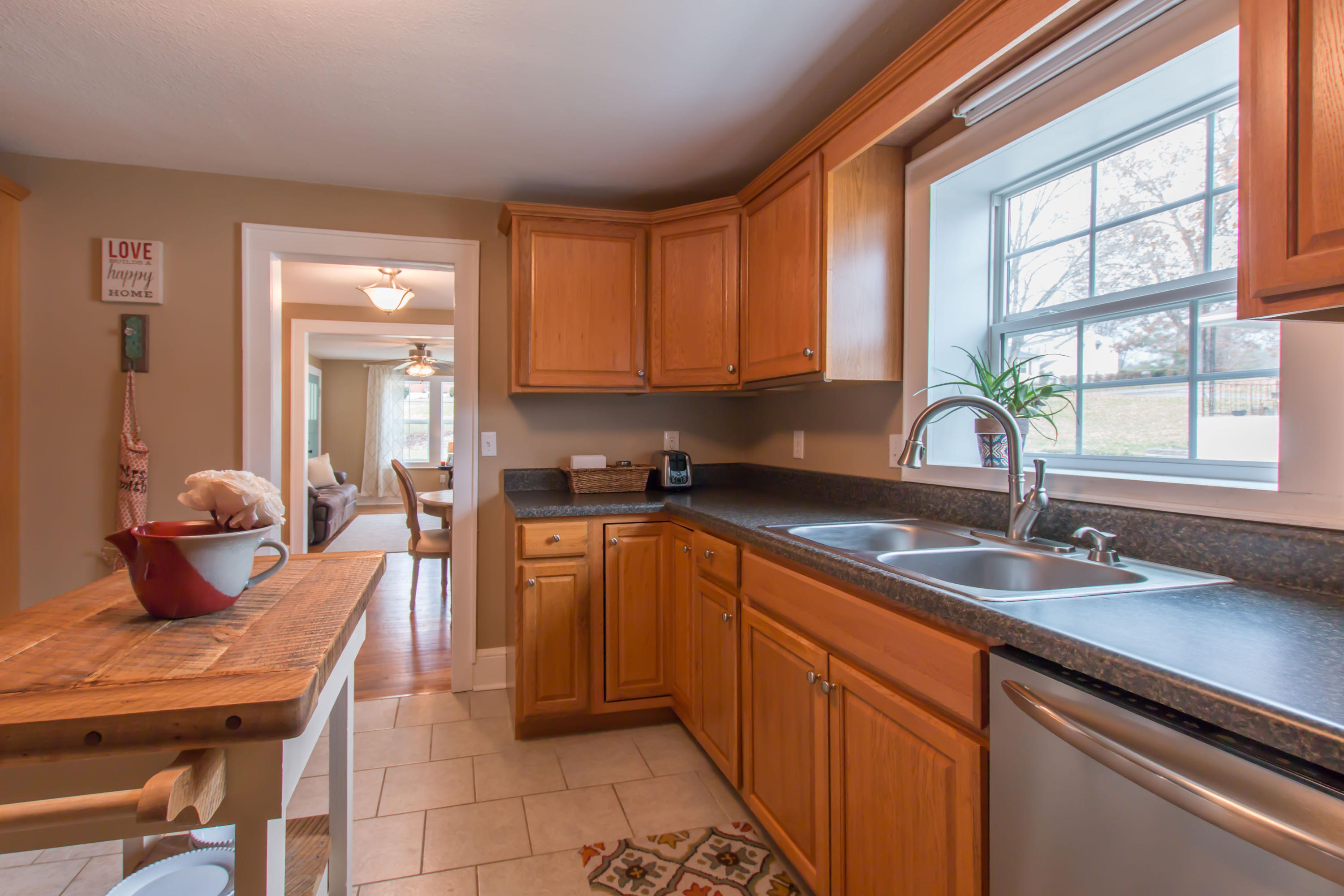 117 Crossway Road Bristol, VA 24201 - Photo 25 of 36 Crossway-25
