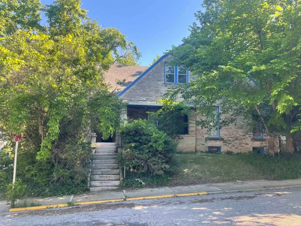$1,300 | 301 East University Street, Unit 1, Bloomington, IN 47401