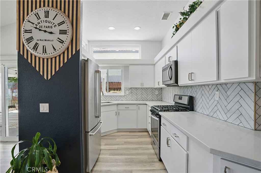 28591 Corvus Way Menifee, CA 92586 - Photo 12 of 26