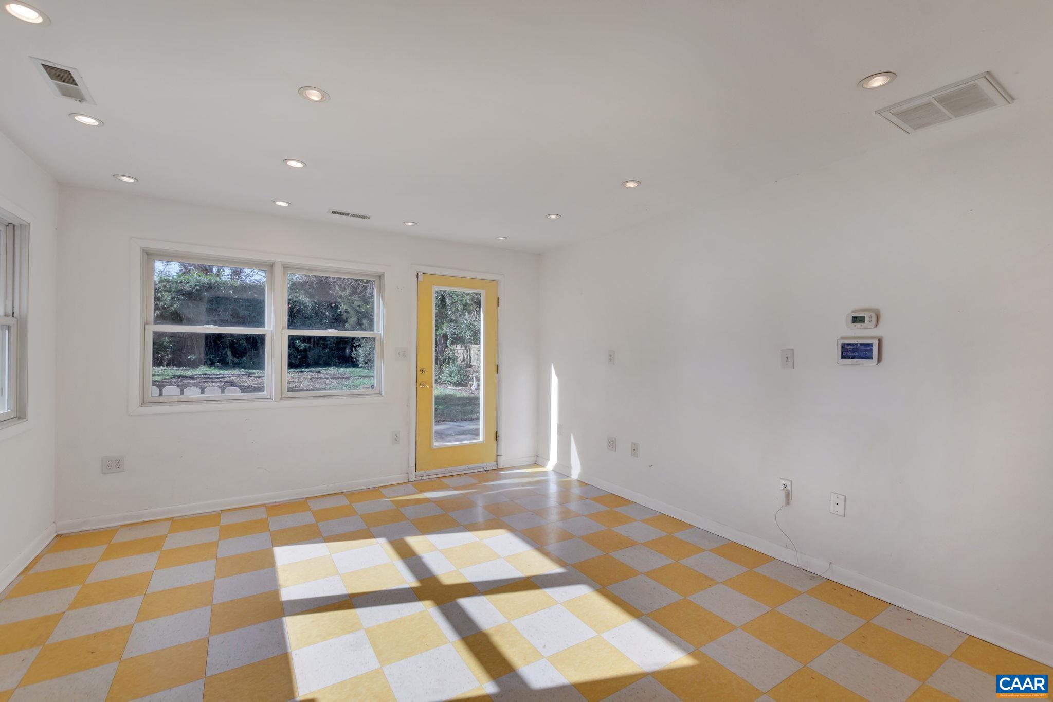 1406 Holly Road Charlottesville, VA 22901 - Photo 28 of 62