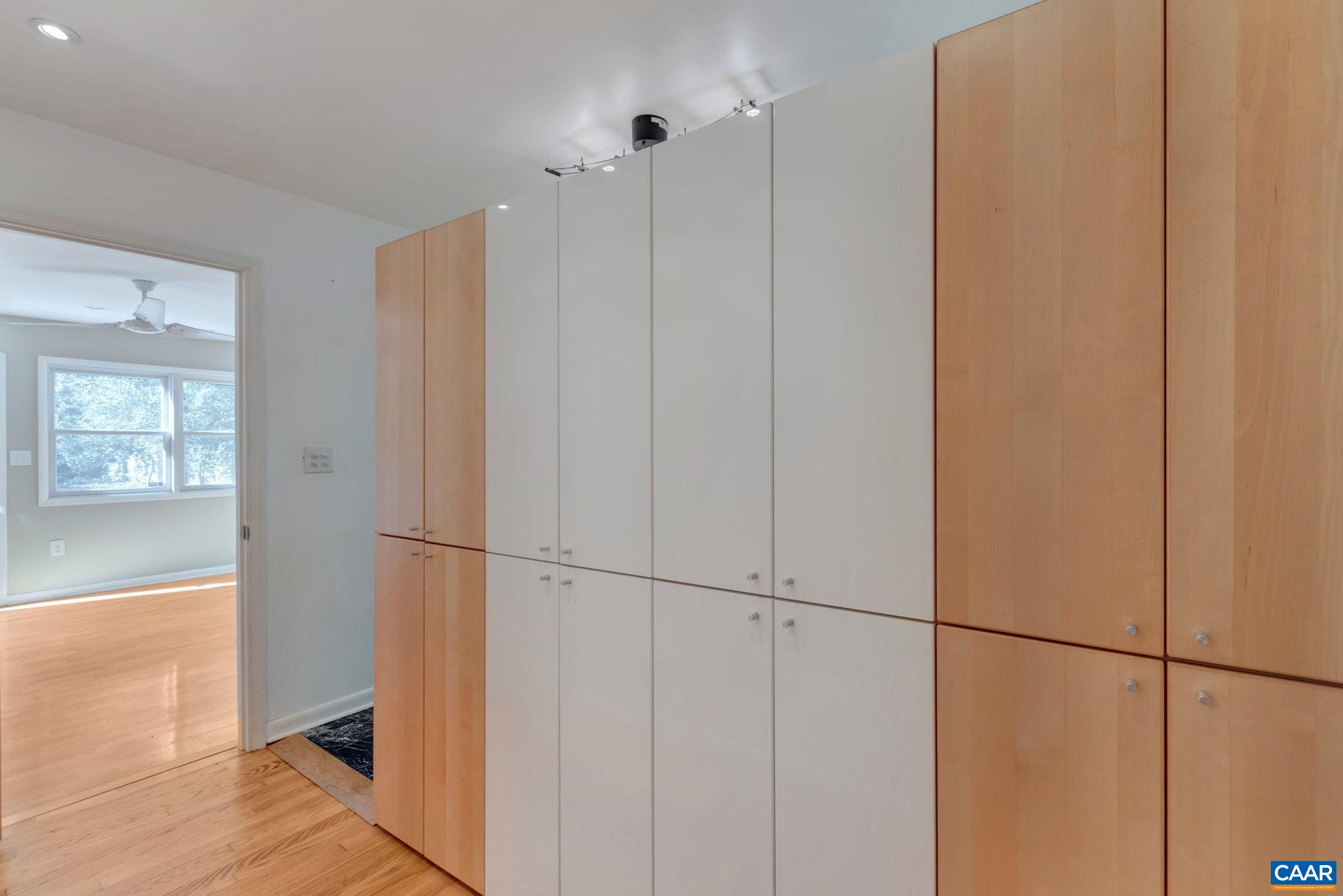 1406 Holly Road Charlottesville, VA 22901 - Photo 37 of 62