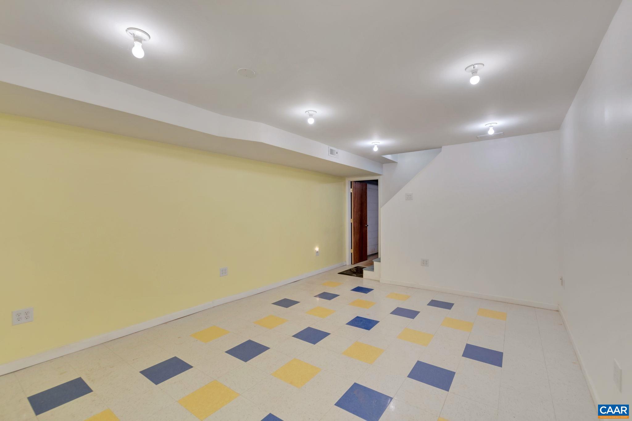 1406 Holly Road Charlottesville, VA 22901 - Photo 43 of 62