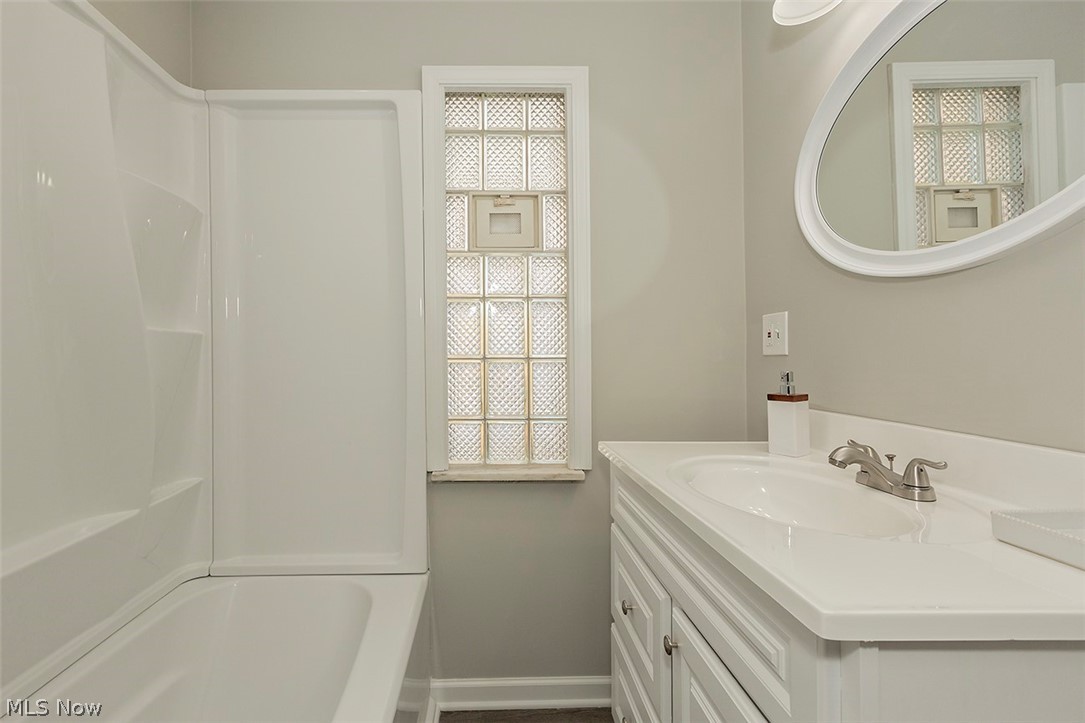 2506 Brainard Road Cleveland, OH 44124 - Photo 27 of 35