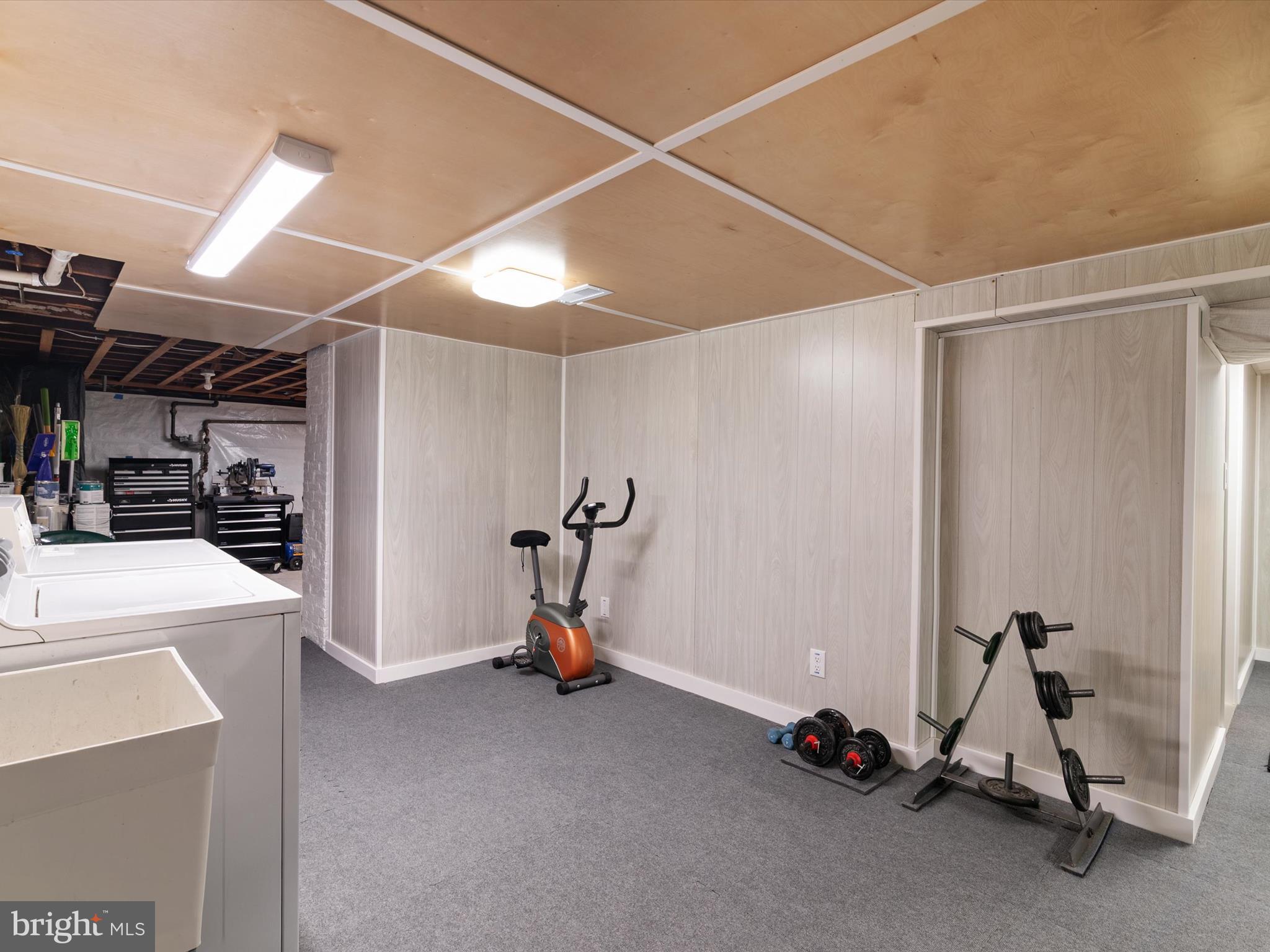 3669 Hineline Road Baltimore, MD 21229 - Photo 21 of 33 a view of a room with gym equipment