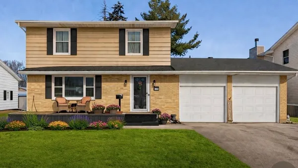 $220,000 | 900 14th Place, Camanche, IA 52730