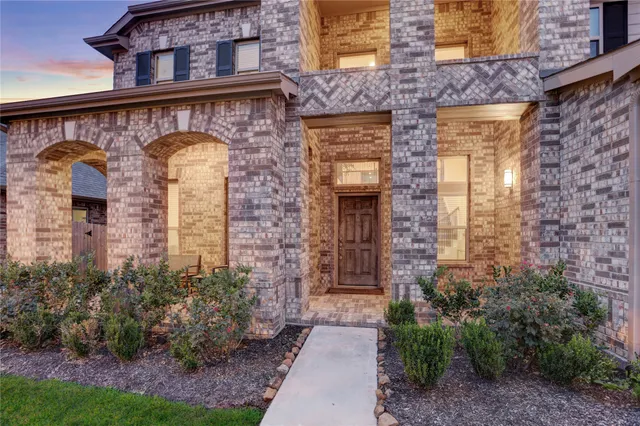 $550,000 | 13214 Westmont Heights Lane, Houston, TX 77044