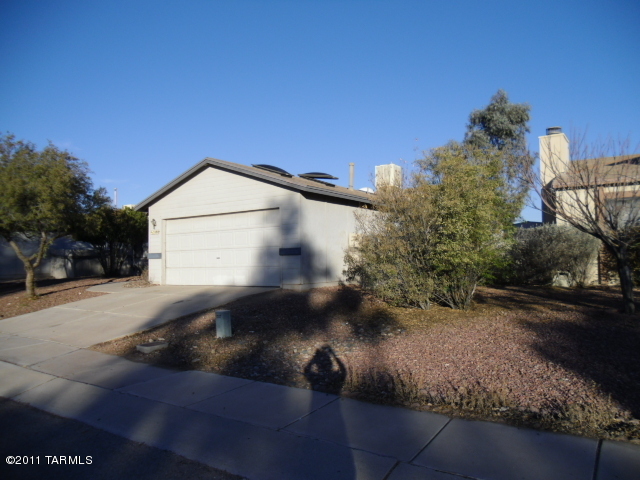 5580 North Baybrook Road Tucson, AZ 85741 - Photo 3 of 21