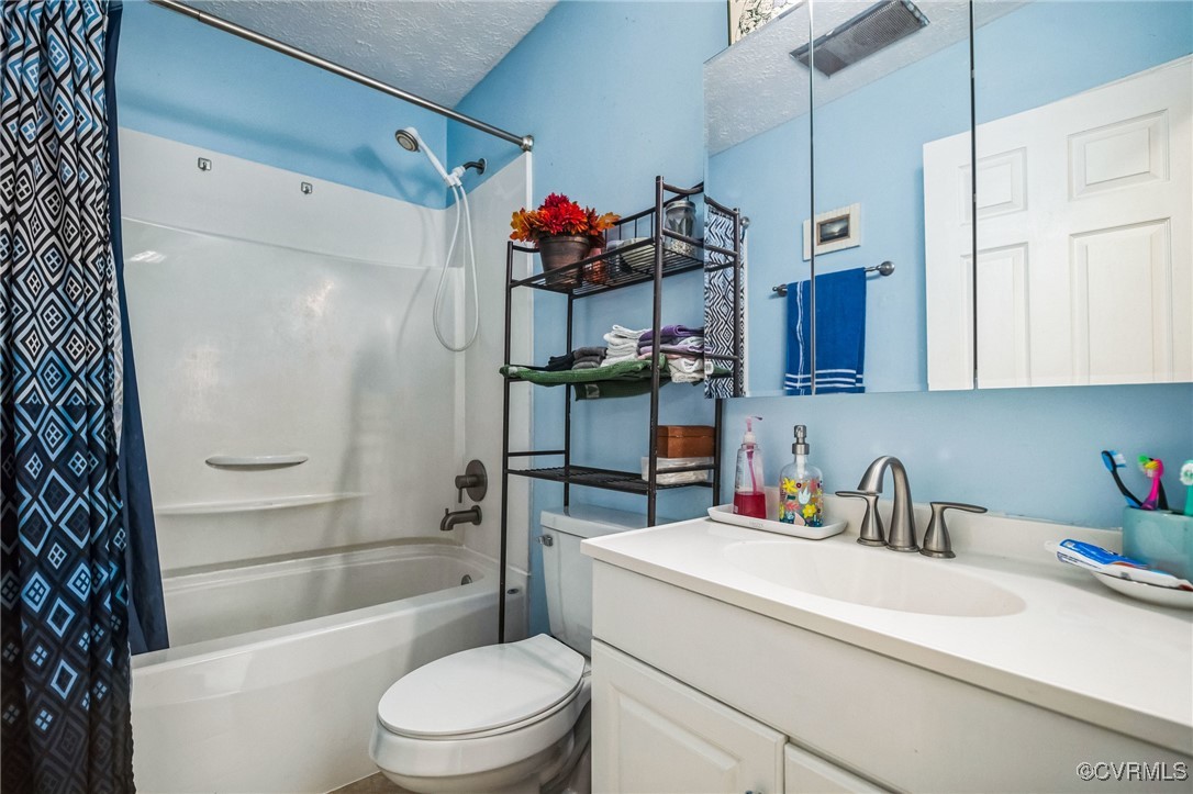 1235 Ridgeview Road Reva, VA 22735 - Photo 18 of 33 Full bathroom with shower / bath combo with shower