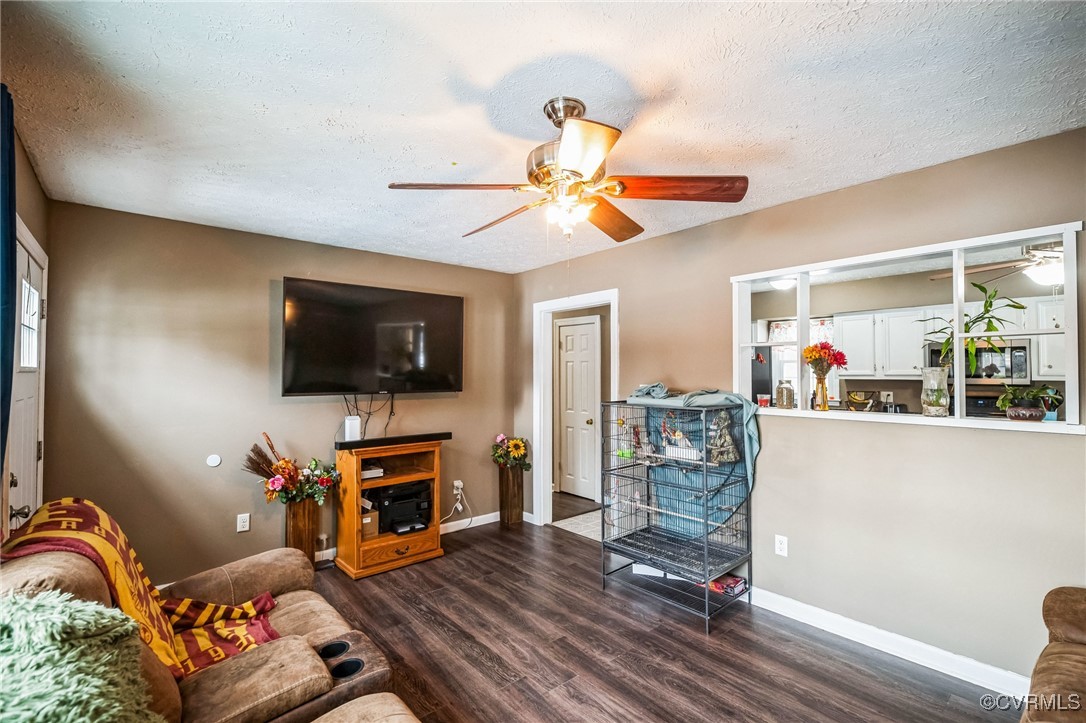 1235 Ridgeview Road Reva, VA 22735 - Photo 10 of 33 Living room