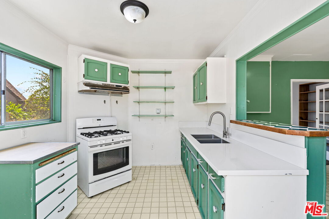 2797 Mataro Street Pasadena, CA 91107 - Photo 10 of 35