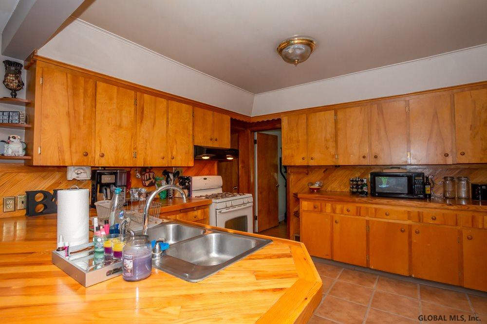 170 Manchester Road Schenectady, NY 12304 - Photo 15 of 30 Photo 15