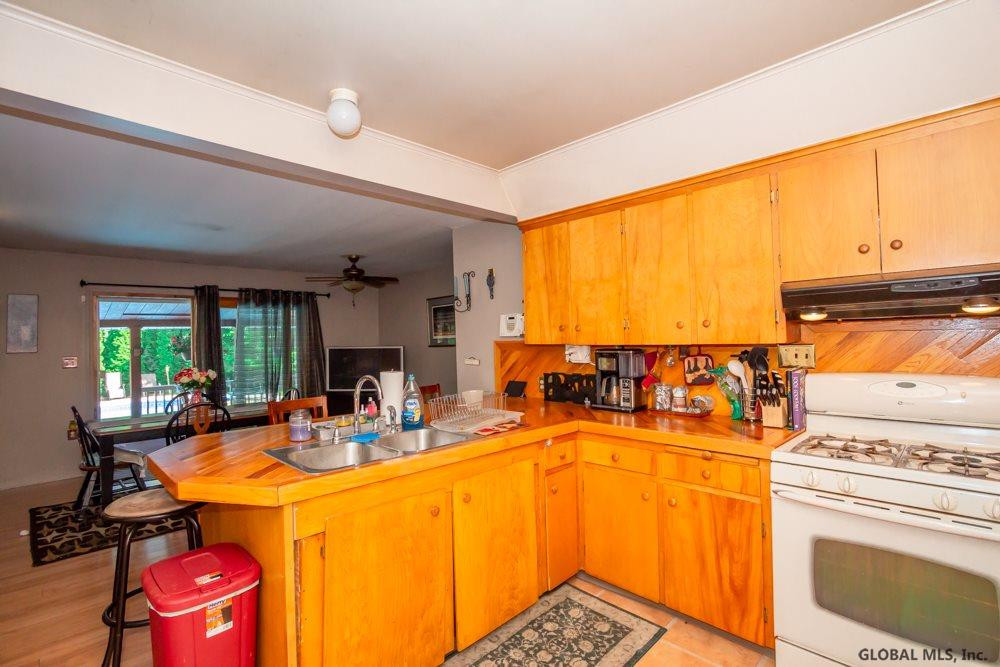 170 Manchester Road Schenectady, NY 12304 - Photo 16 of 30 Photo 16