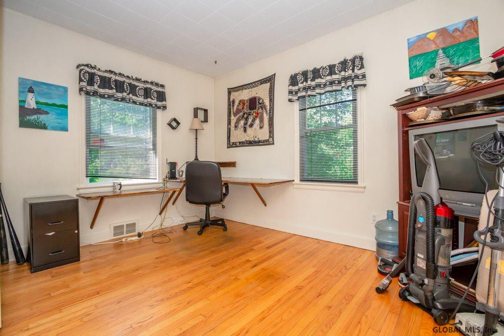 170 Manchester Road Schenectady, NY 12304 - Photo 28 of 30 Photo 29