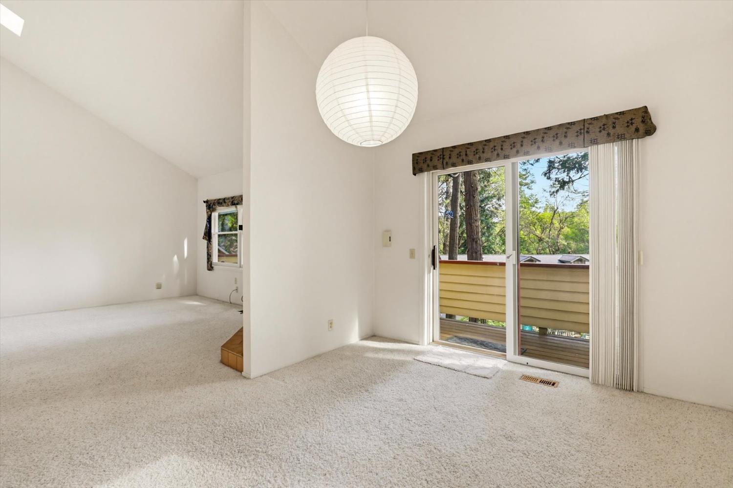 334 Bridge Way Nevada City, CA 95959 - Photo 7 of 32