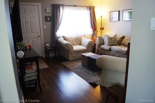 3191 Gerald Avenue Rochester, MI 48307 - Photo 3 of 20 LIVING ROOM.jpg