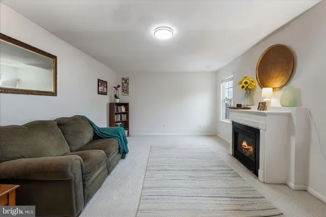 $725,000 | 20956 Hollyberry Court, Ashburn, VA 20147