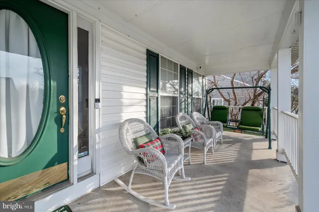 $725,000 | 20956 Hollyberry Court, Ashburn, VA 20147