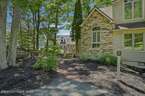 $450,000 | 40 Summit Wind Drive, Lake Harmony, PA 18624