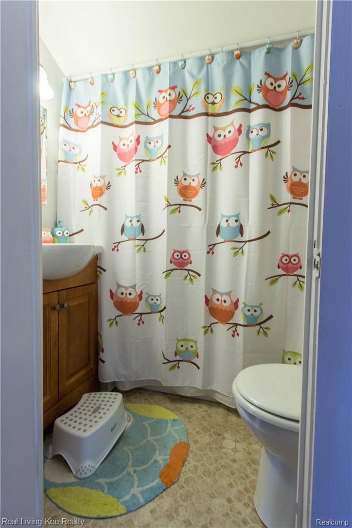 180 South Rochester Road Oakland, MI 48363 - Photo 33 of 45 33.jpg