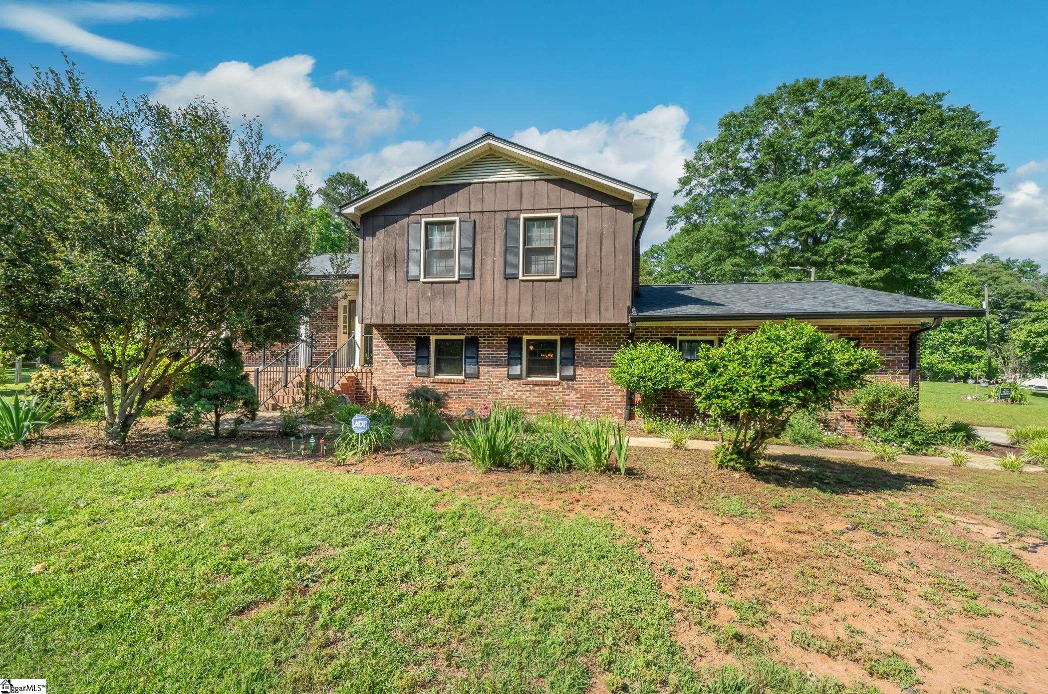 909 Standing Springs Road Greenville, SC 29605 - Photo 1 of 32 Gallery Image 1