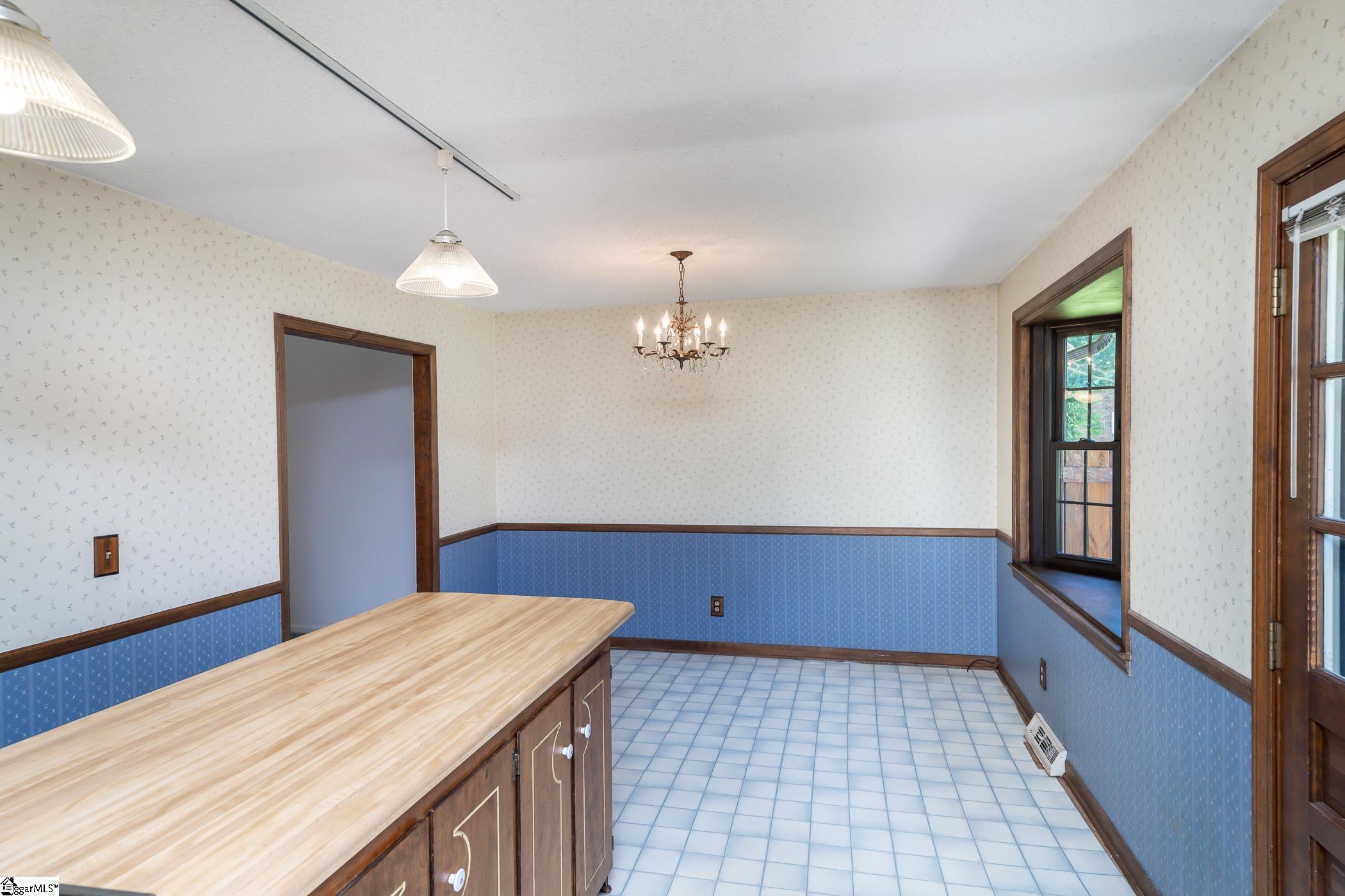 909 Standing Springs Road Greenville, SC 29605 - Photo 15 of 32 Gallery Image 15