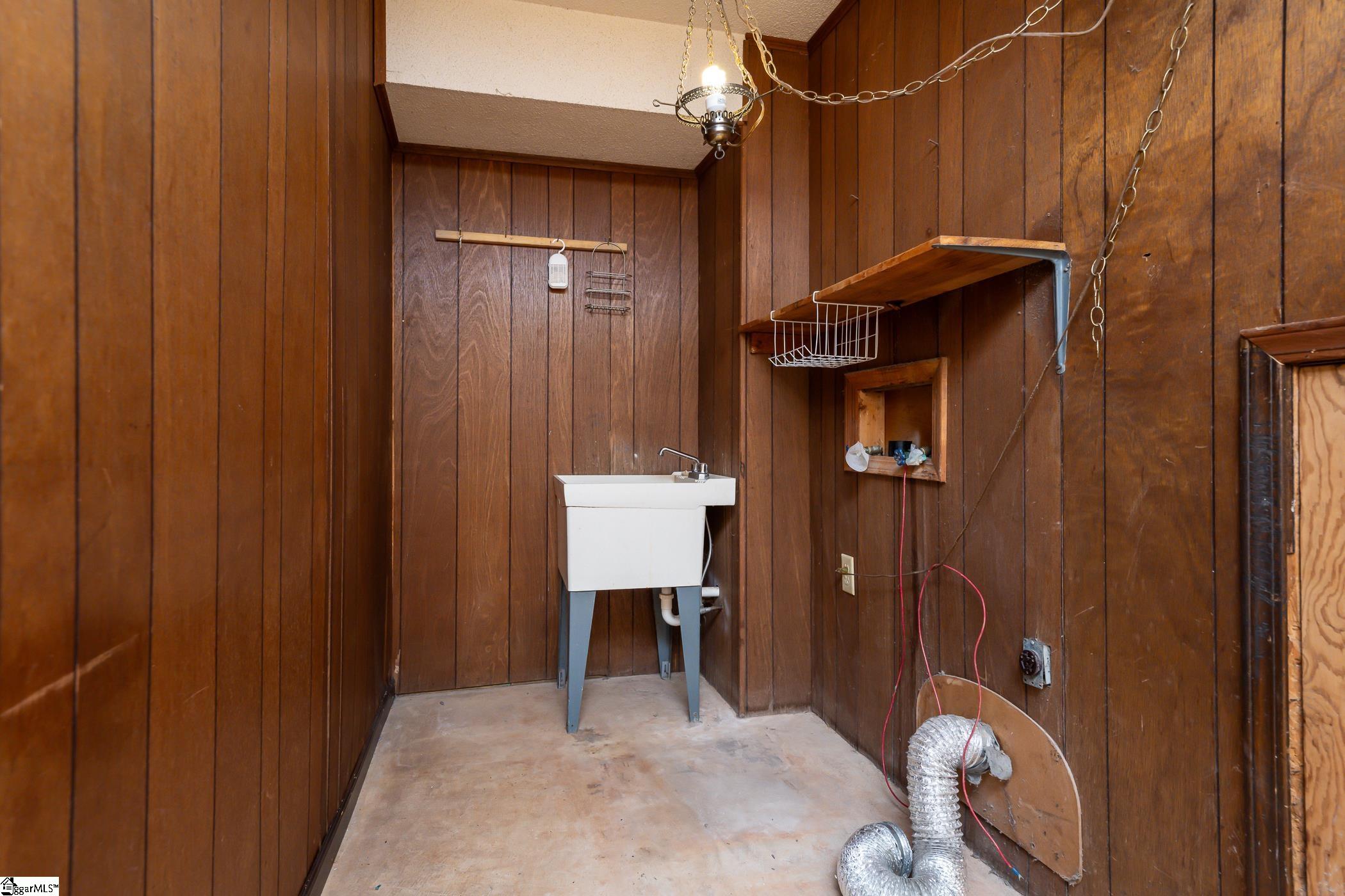 909 Standing Springs Road Greenville, SC 29605 - Photo 19 of 32 Gallery Image 19