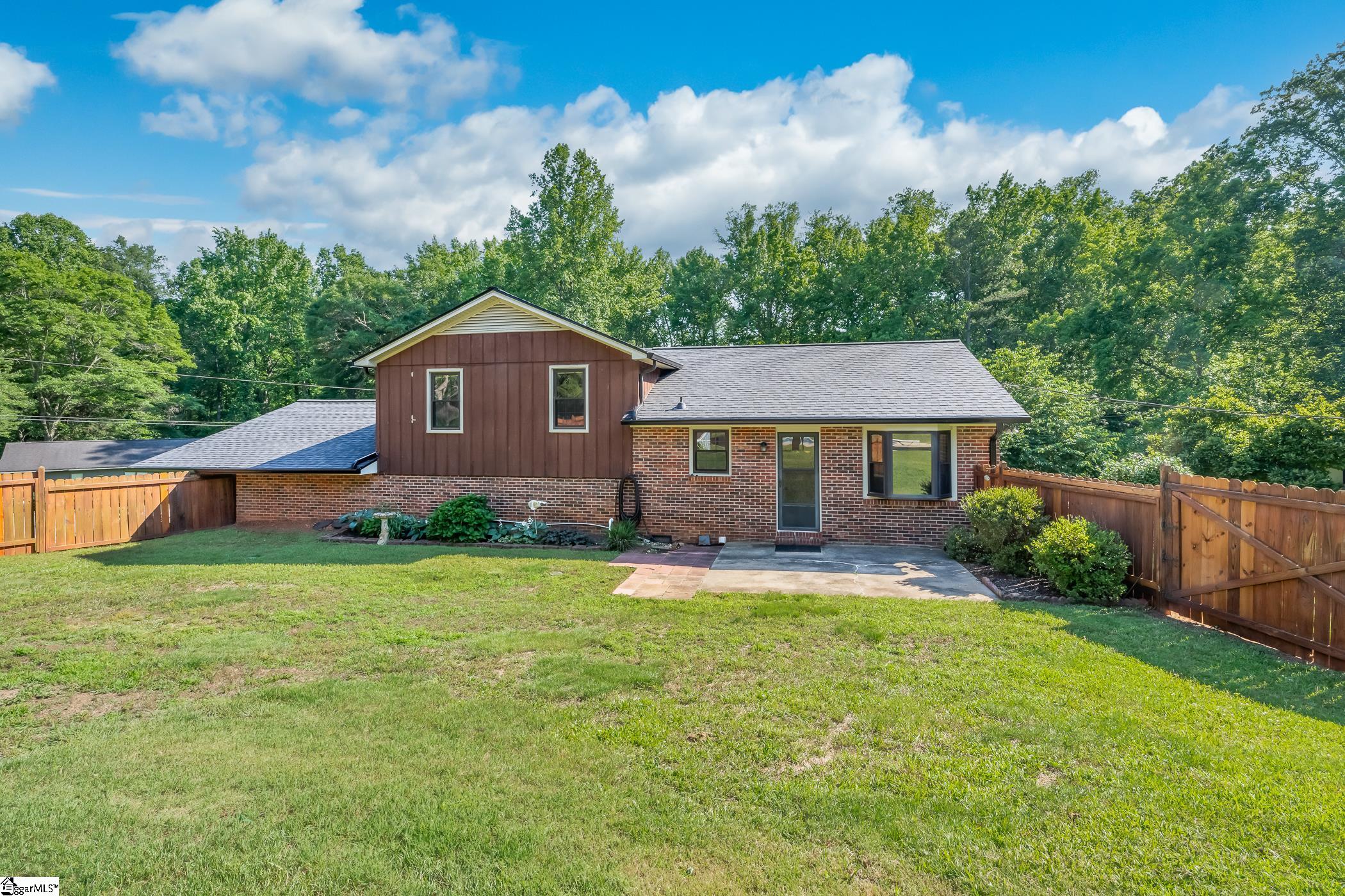 909 Standing Springs Road Greenville, SC 29605 - Photo 5 of 32 Gallery Image 5