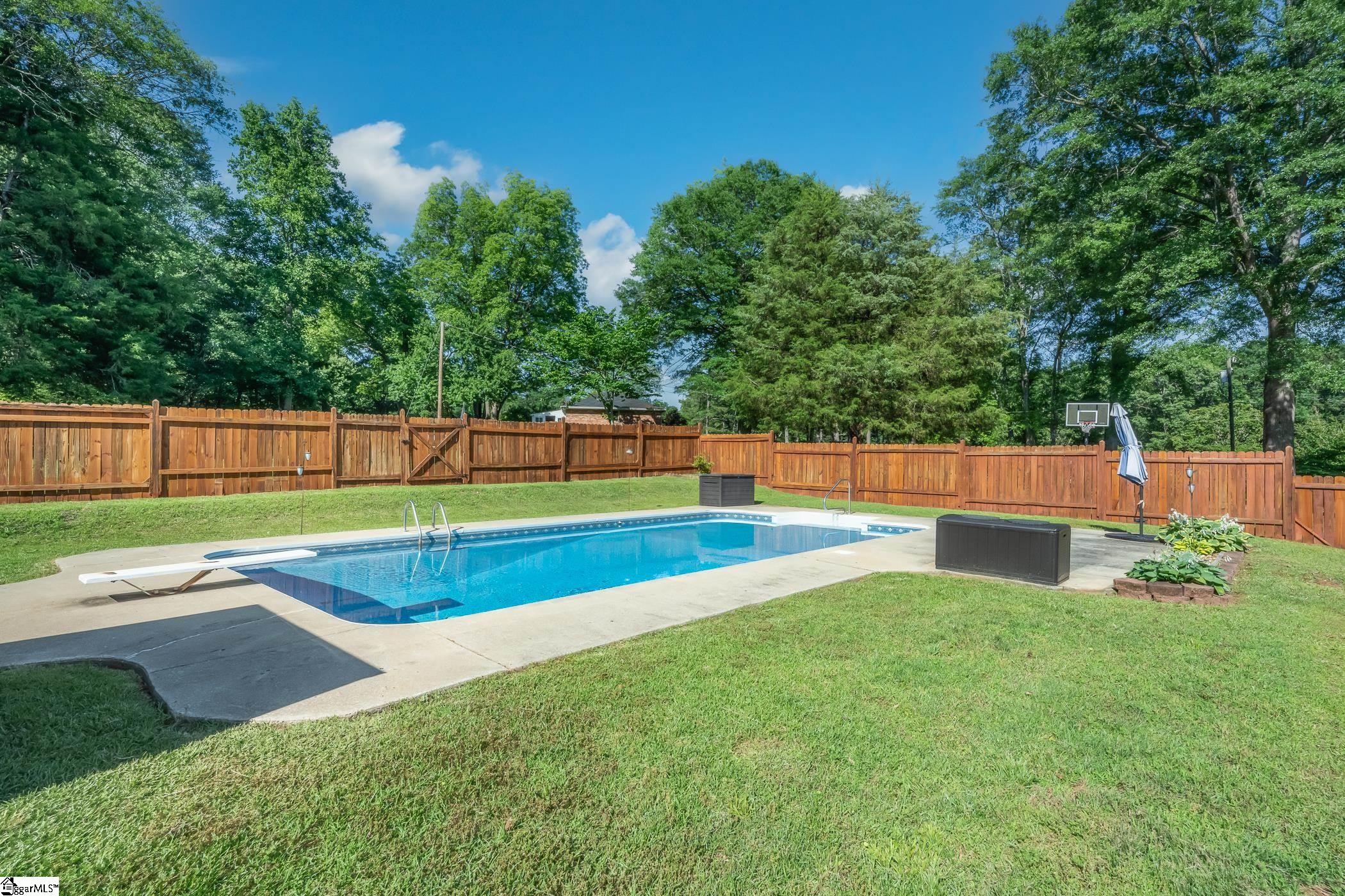909 Standing Springs Road Greenville, SC 29605 - Photo 6 of 32 Gallery Image 6