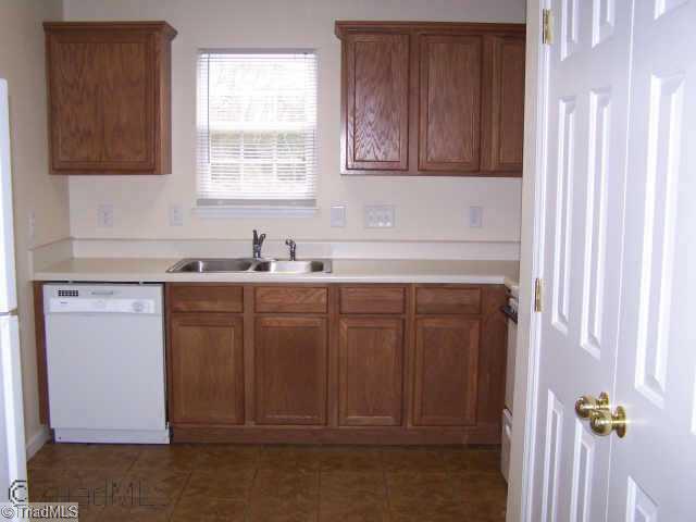 1804 Foust Road Greensboro, NC 27405 - Photo 4 of 8 Kitchen.