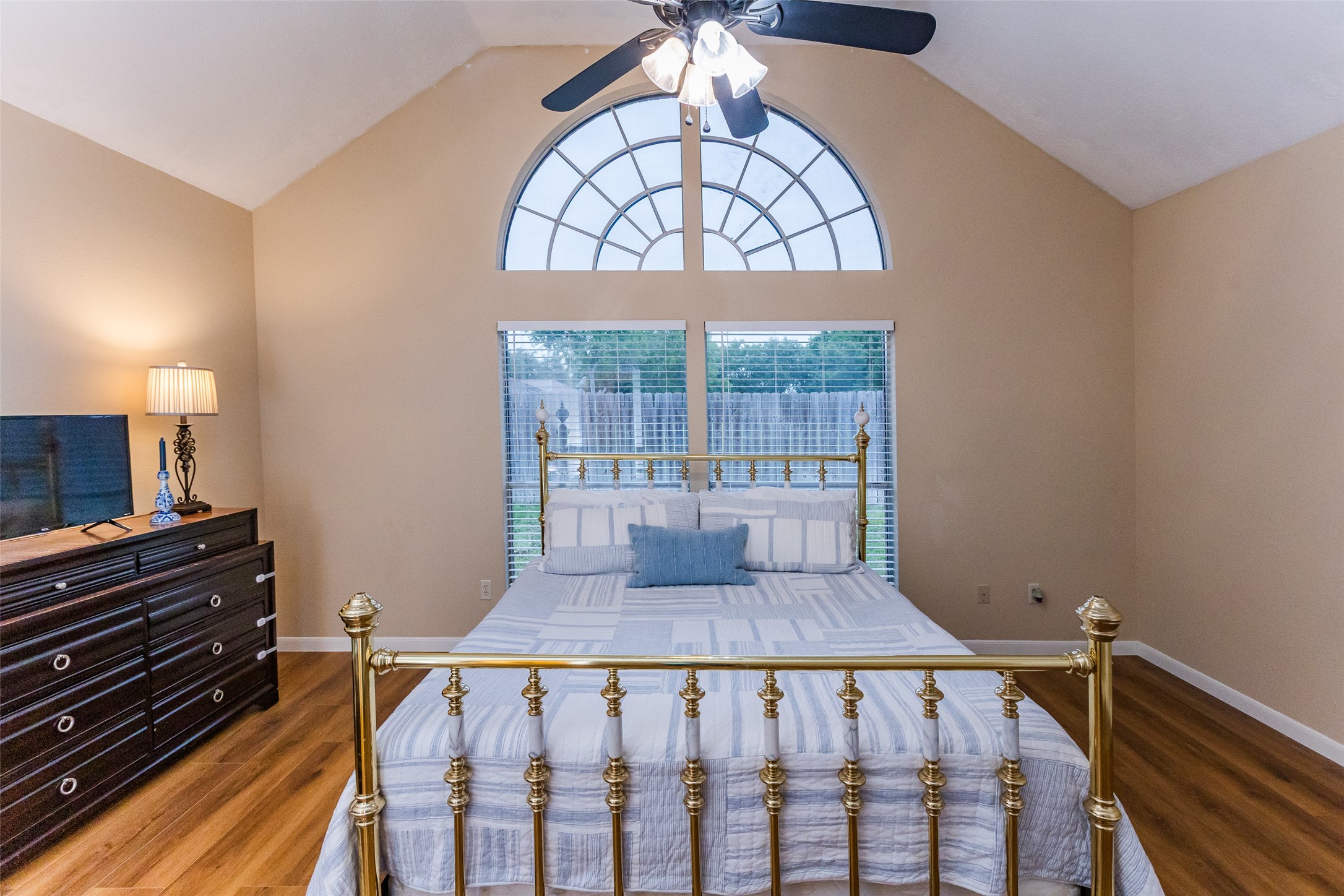 14602 Liscomb Drive Houston, TX 77084 - Photo 8 of 48 Master suite is spacious.