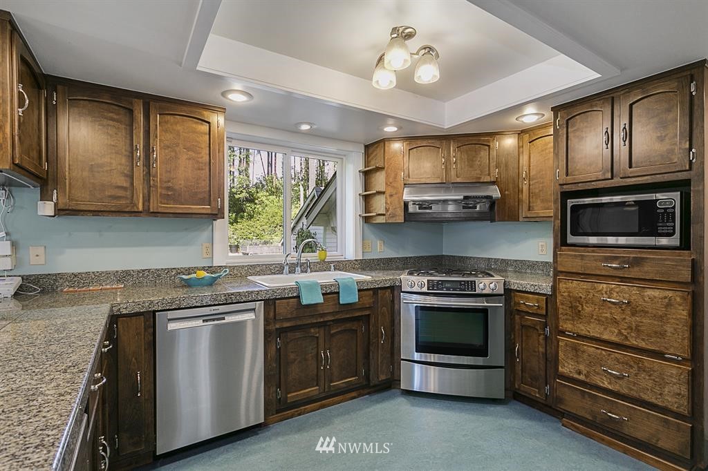 11240 Olympic View Road Northwest Silverdale, WA 98383 - Photo 8 of 25 Gallery Image 8