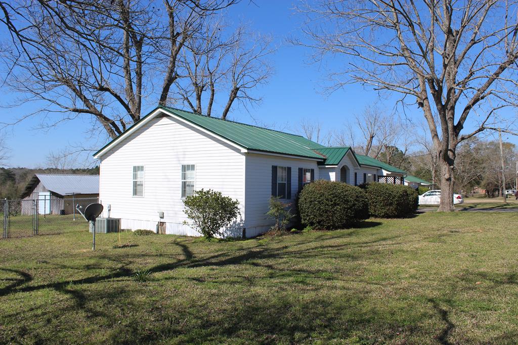 2536 Will Logan Road Ozark, AL 36360 - Photo 3 of 33 Main House