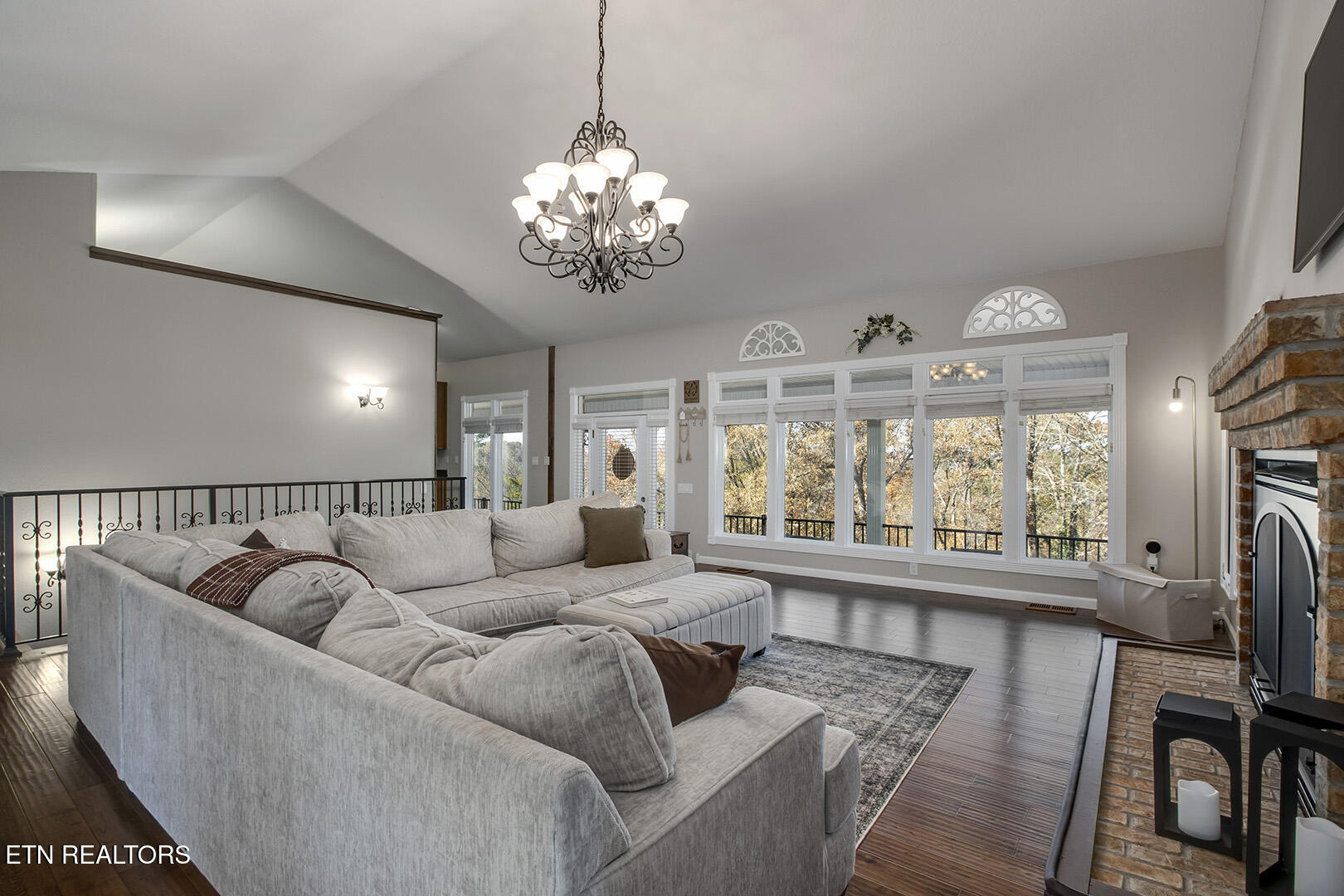 417 River Road Loudon, TN 37774 - Photo 11 of 60 Living Room 3