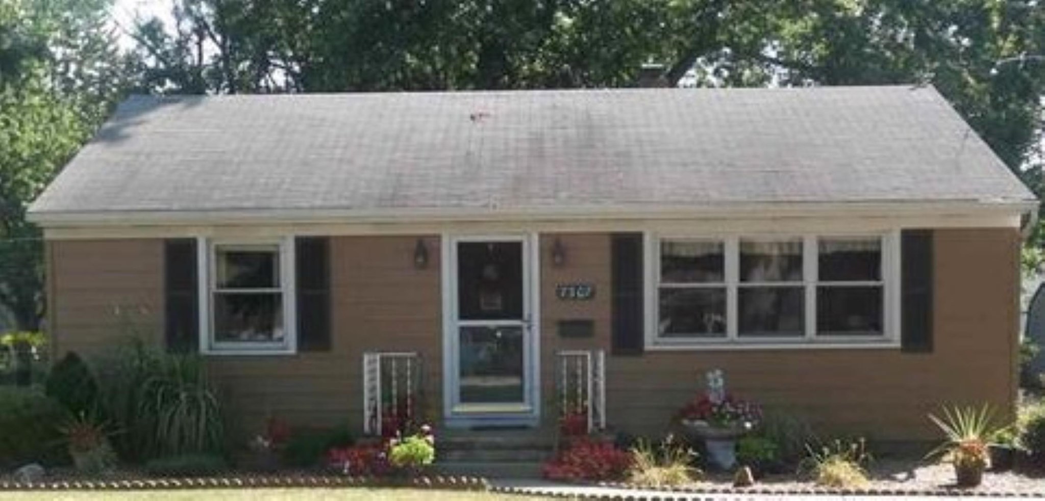 7307 Bluffton Road Fort Wayne, IN 46809 - Photo 1 of 1