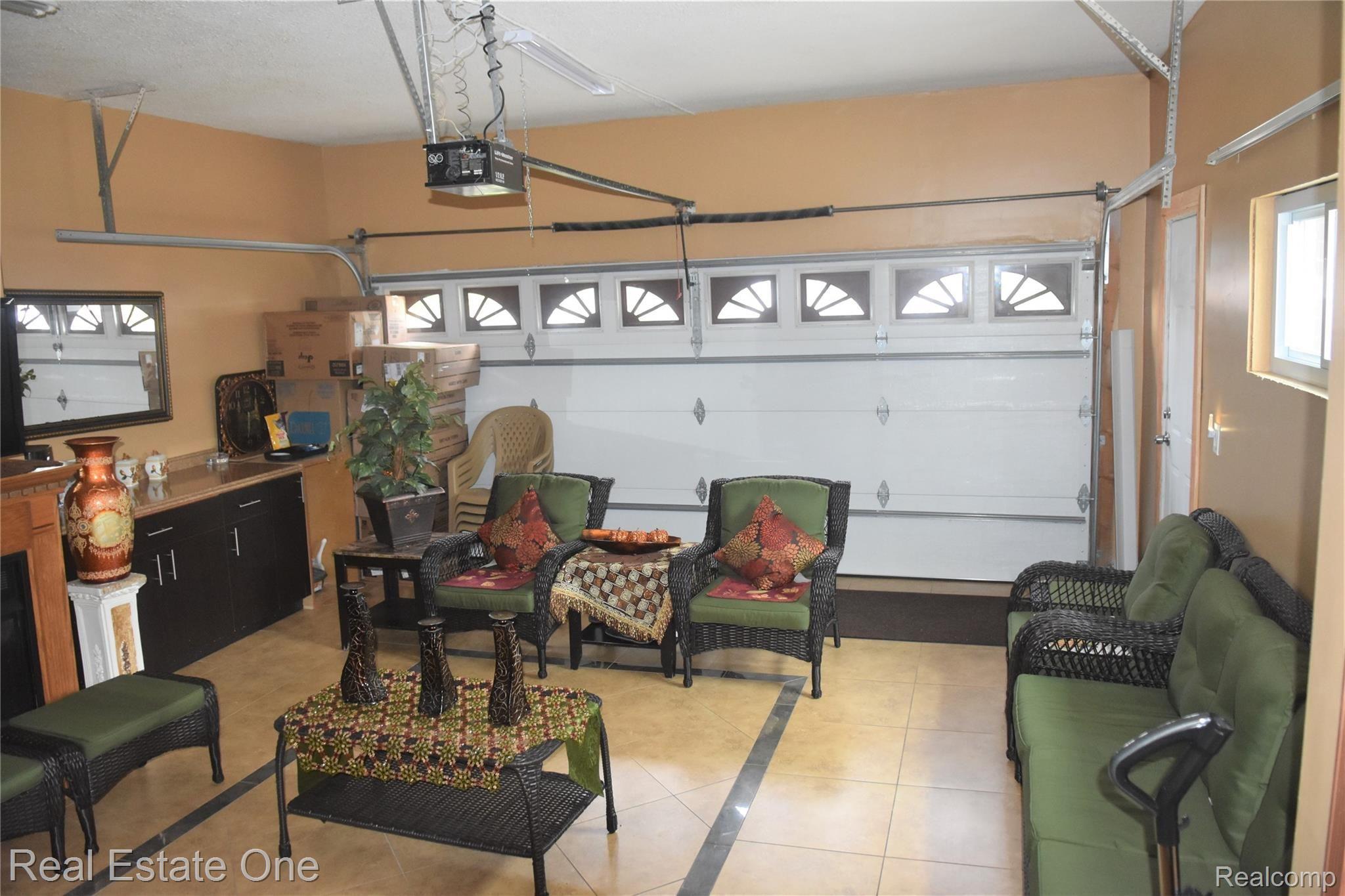 5151 Chase Road Dearborn, MI 48126 - Photo 10 of 39 DSC_4191 - Copy - Copy.JPG