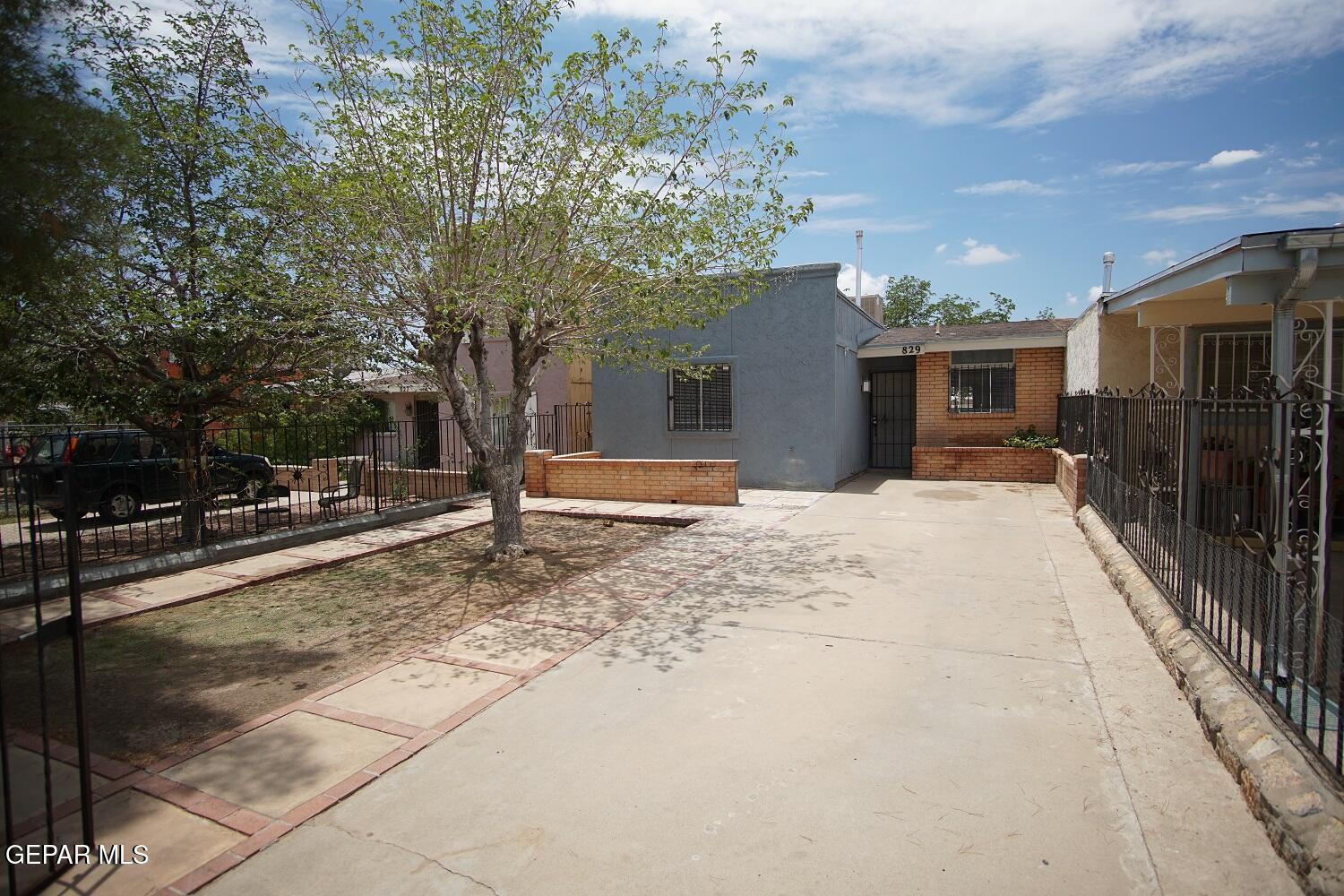 829 Silvestre Road El Paso, TX 79907 - Photo 1 of 1 Front View