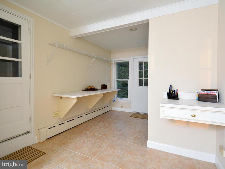 870 Temple Road Pottstown, PA 19465 - Photo 15 of 20 Mud Room